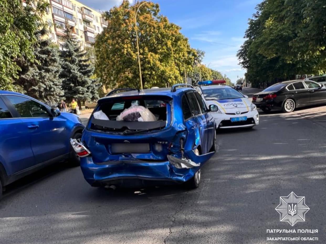 В Ужгороді на Минайській нетверезий водій скоїв ДТП