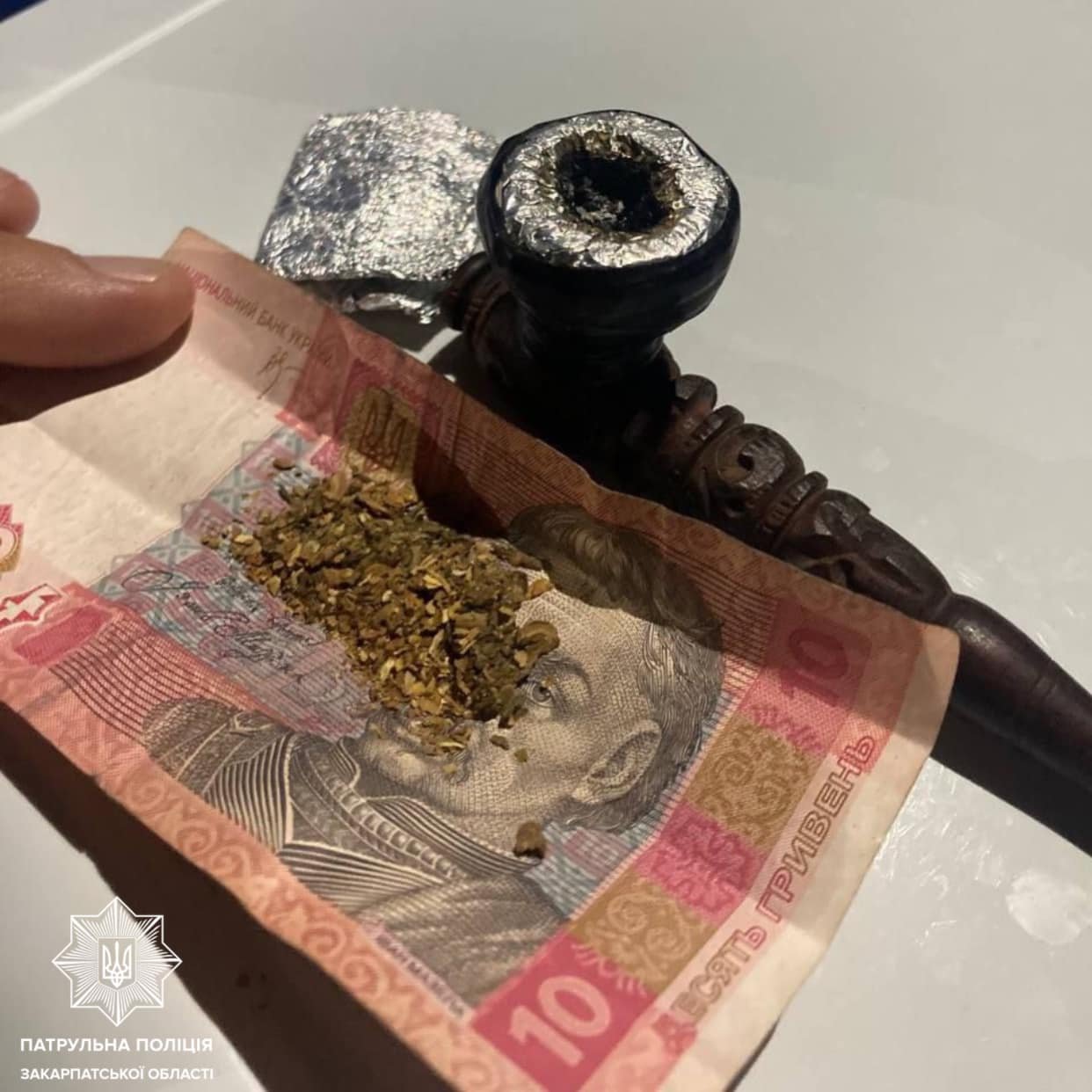 У Мукачеві патрульні виявили у нічного  перехожого наркотичні речовини