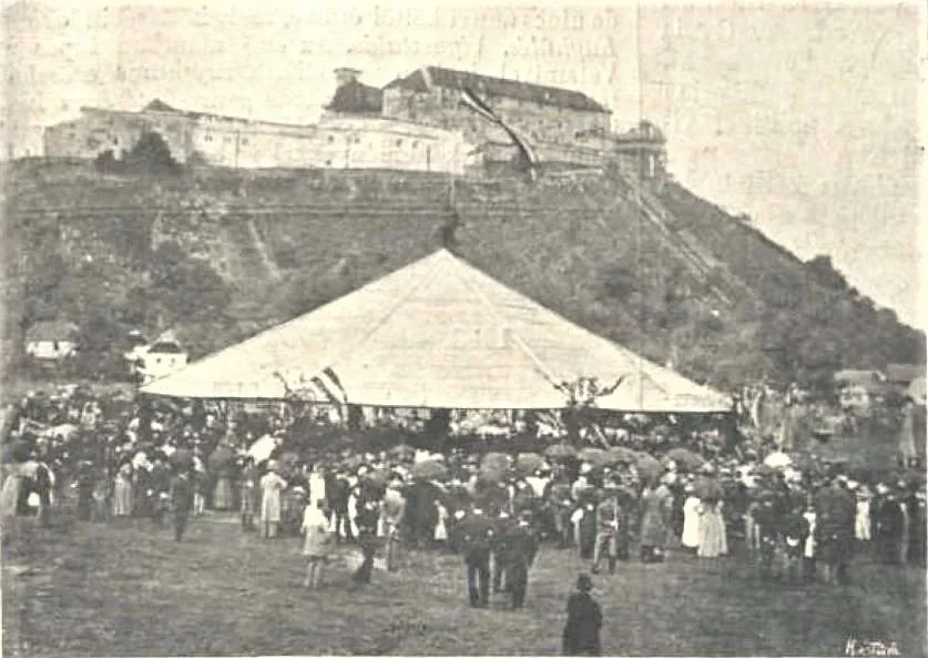 Святкування тисячоліття Угорщини під стінами Мукачівського замку у 1896 році.