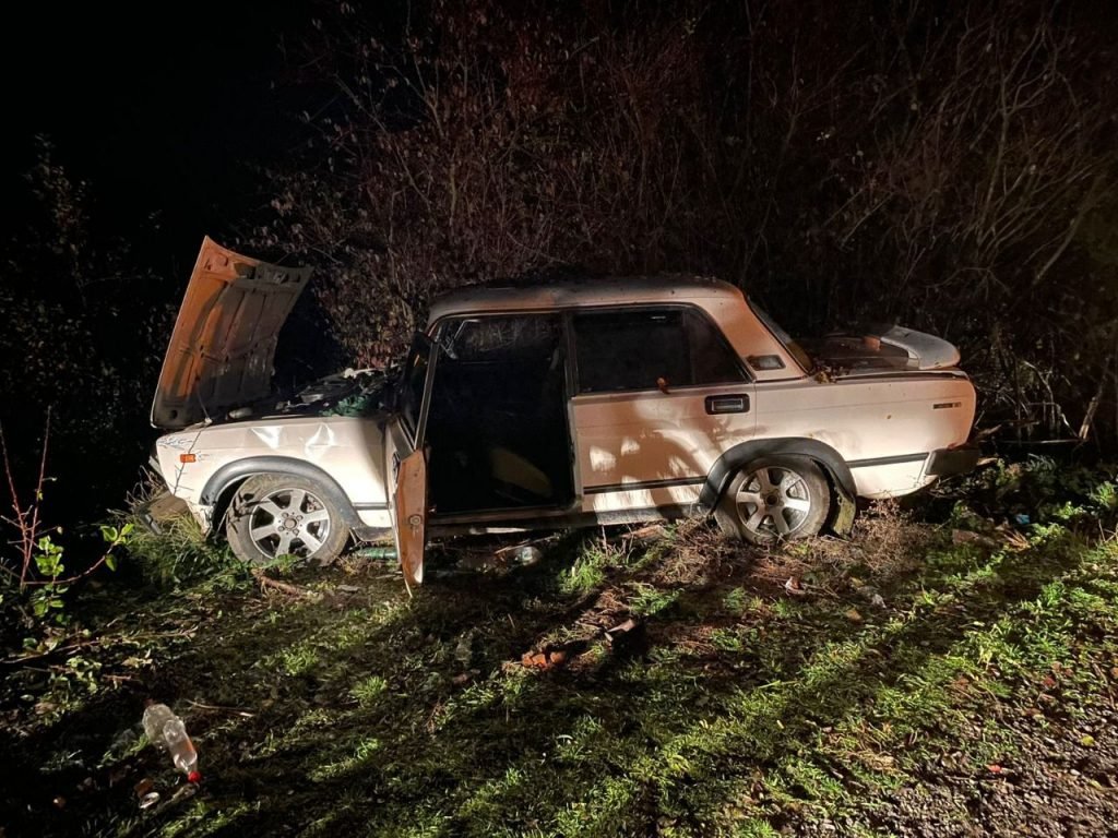 Постраждали троє дітей: 18-річний закарпатець у стані сп'яніння спричинив ДТП та втік