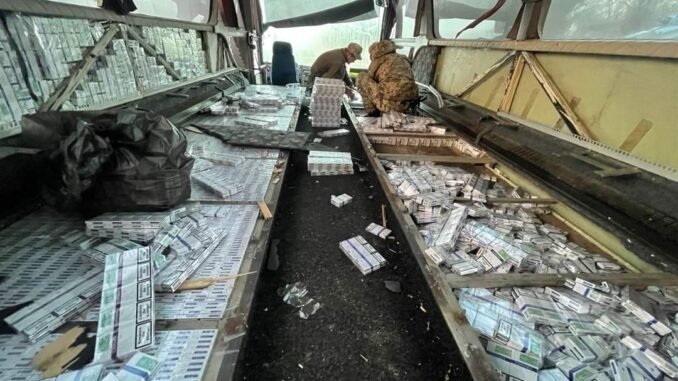 Автобус, що віз туристів до Ніредьгази, був вщент забитий контрабандними цигарками