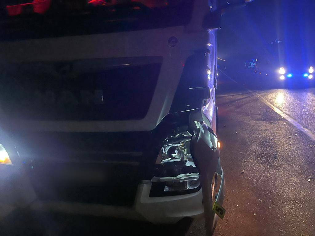 Поблизу Ужгорода під колесами вантажівки загинув молодий хлопець