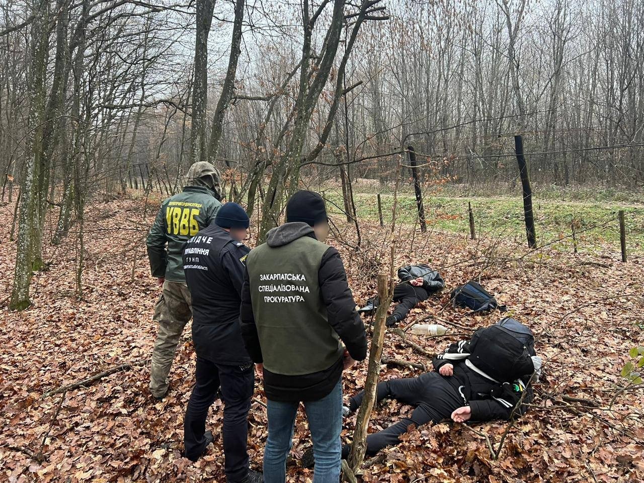 На Закарпатті затримали харків’янина, який через злочинну схему та хабар намагався разом зі своїм клієнтом нелегально покинути межі країни