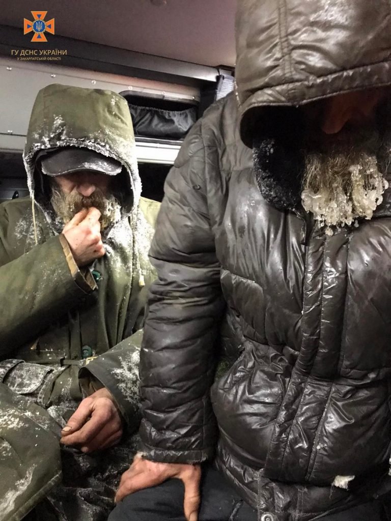 Рятувальники допомогли туристам, що заблукали на горі Дземброня