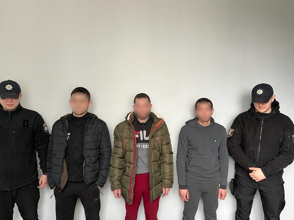 На Закарпатті група зловмисників обкрадала торгові центри