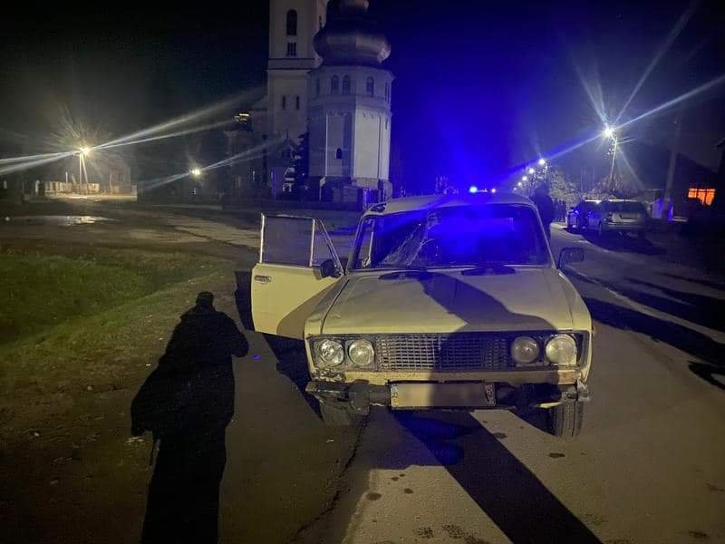 Закарпатські поліцейські затримали п’яного водія, який скоїв наїзд на пенсіонерку: від отриманих травм жінка померла