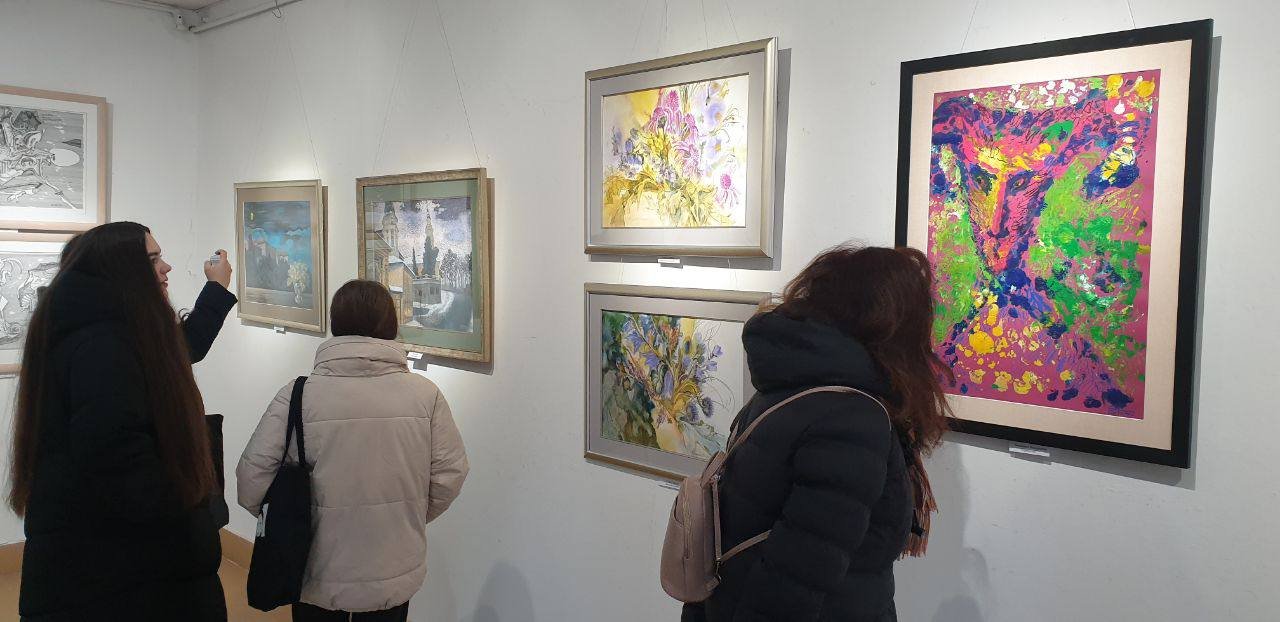 У галереї "Ужгород" відкрилася щорічна виставка закарпатської графіки