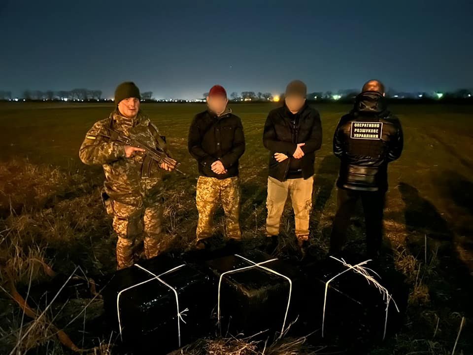 На кордоні з Угорщиною затримали двох контрабандистів