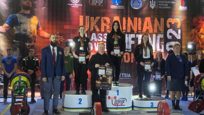Закарпатка Олександра Попадюк стала чемпіонкою України з пауерліфтингу