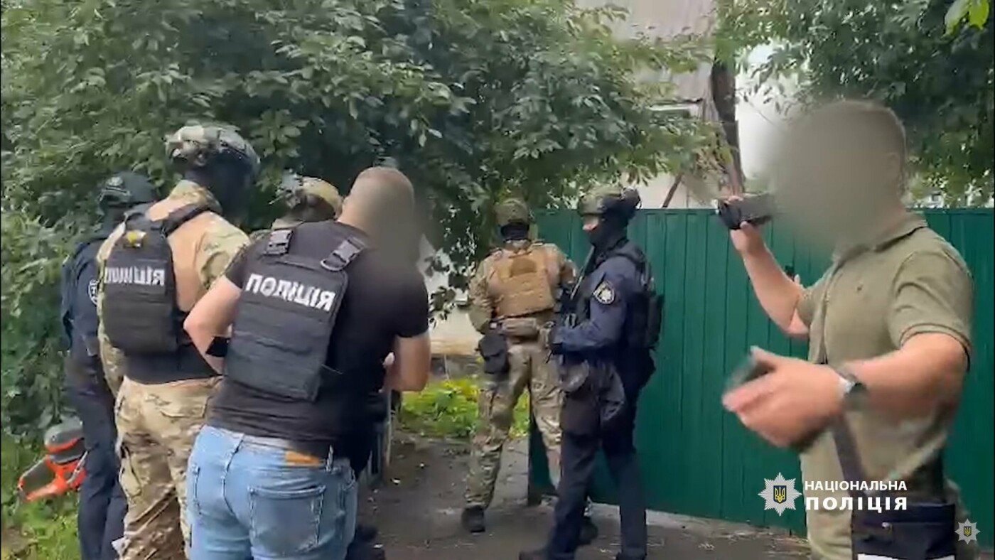 Привласнили понад 20 млн грн під виглядом продажу авто та дронів для потреб військових: поліція викрила організовану групу шахраїв