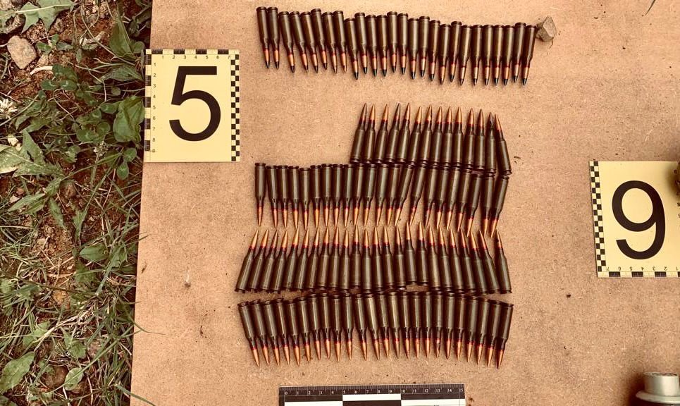 Закарпатська поліція затримала торговця нелегальною зброєю та боєприпасами