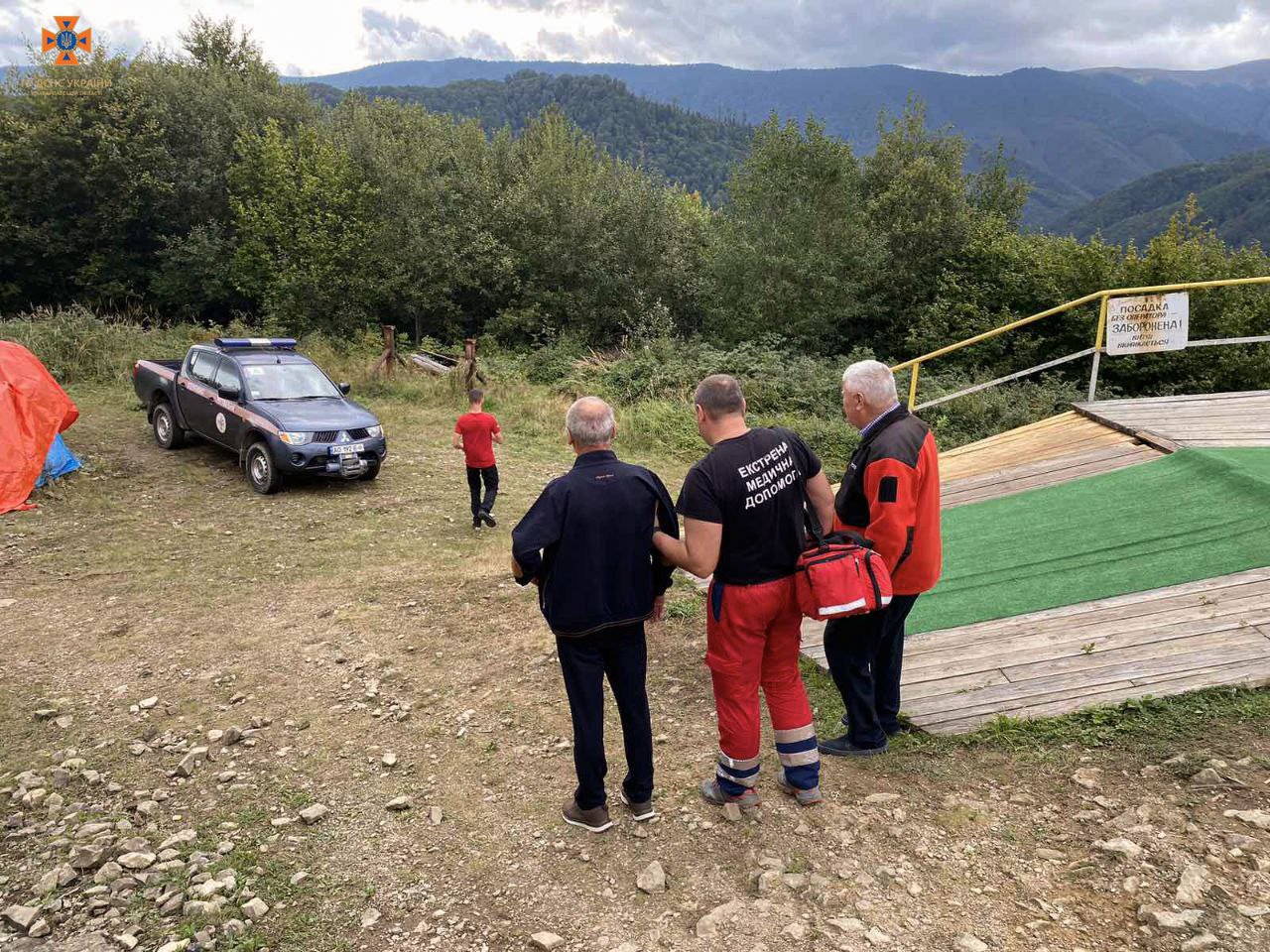 Туристу з Рівненщини стало зле в горах - на допомогу прийшли закарпатські рятувальники