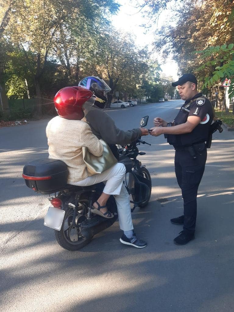 Закарпатські поліцейські «взялися» за мотоциклістів