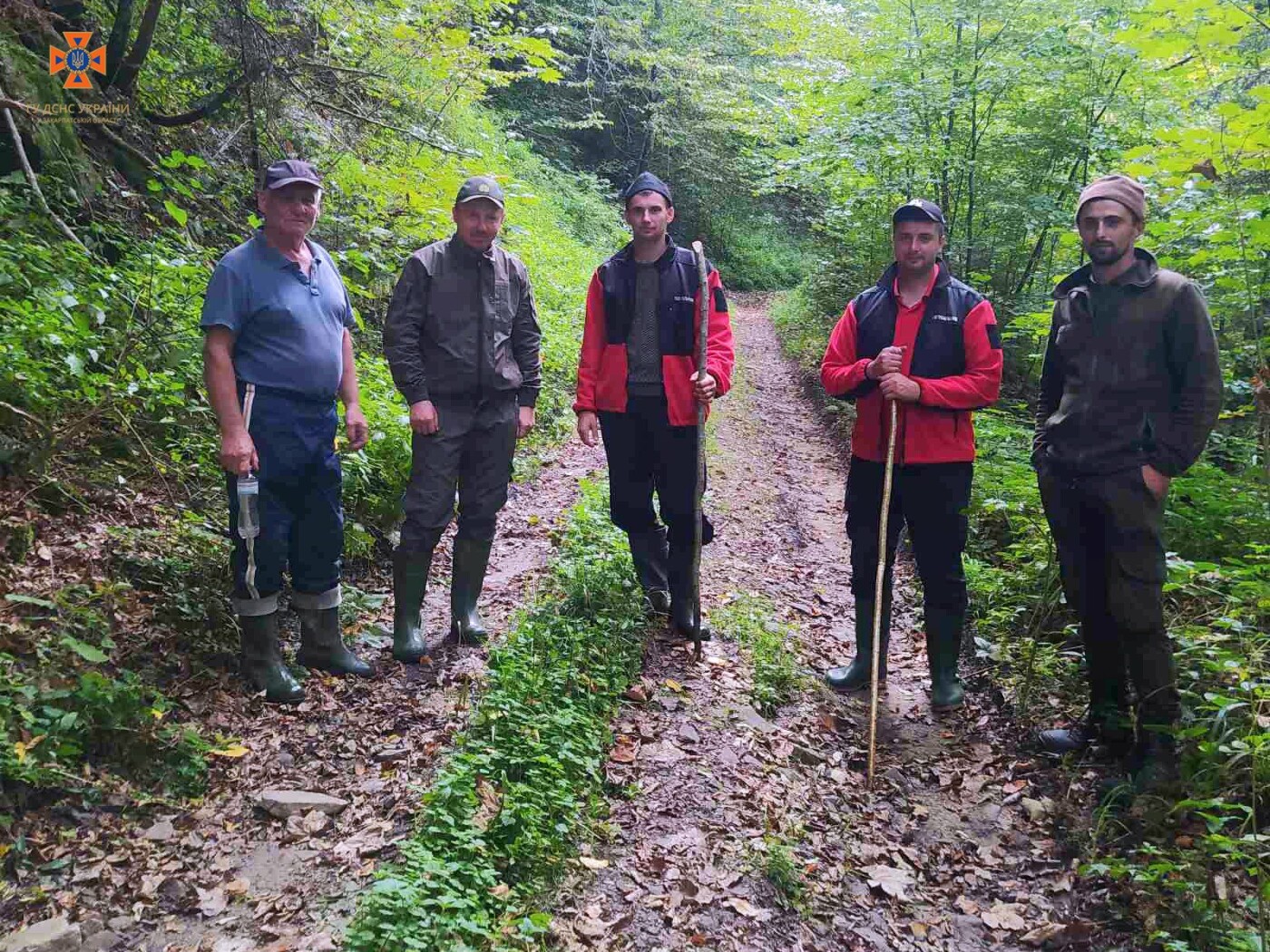 Рятувальники розшукали чоловіка, який заблукав у лісі на Ужгородщині