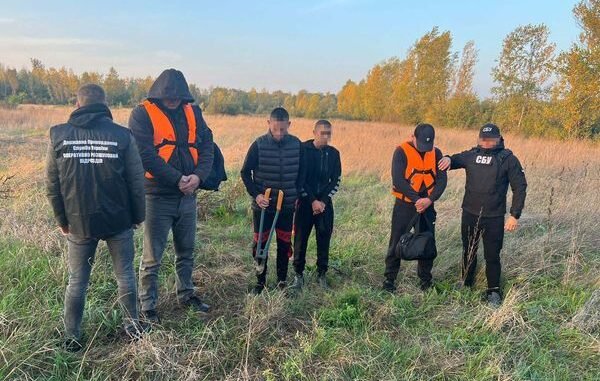 Двоє підлітків з Вілка вирішили переправляти ухилянтів за кордон за 3000 доларів 