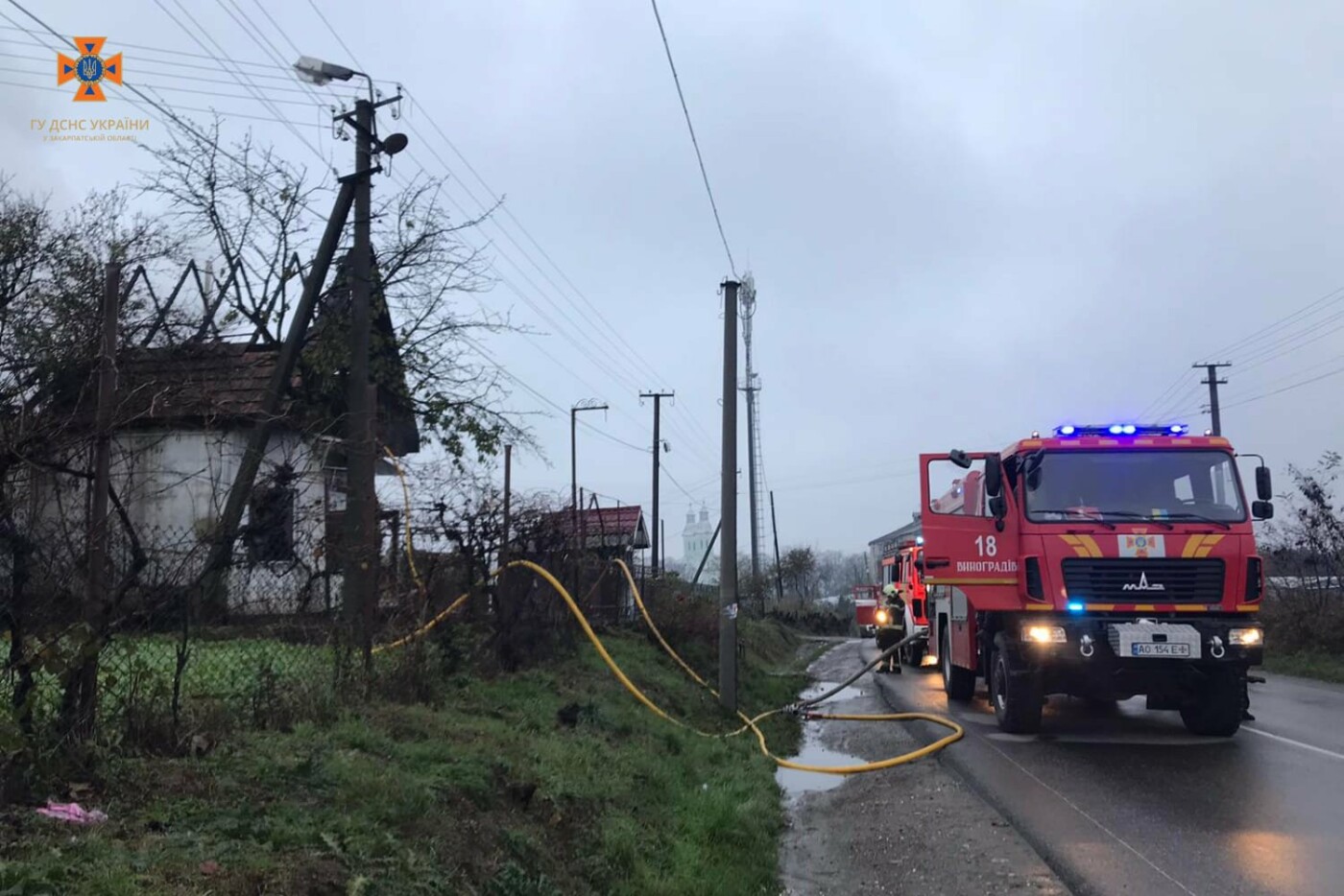 На Закарпатті горів двоповерховий будинок