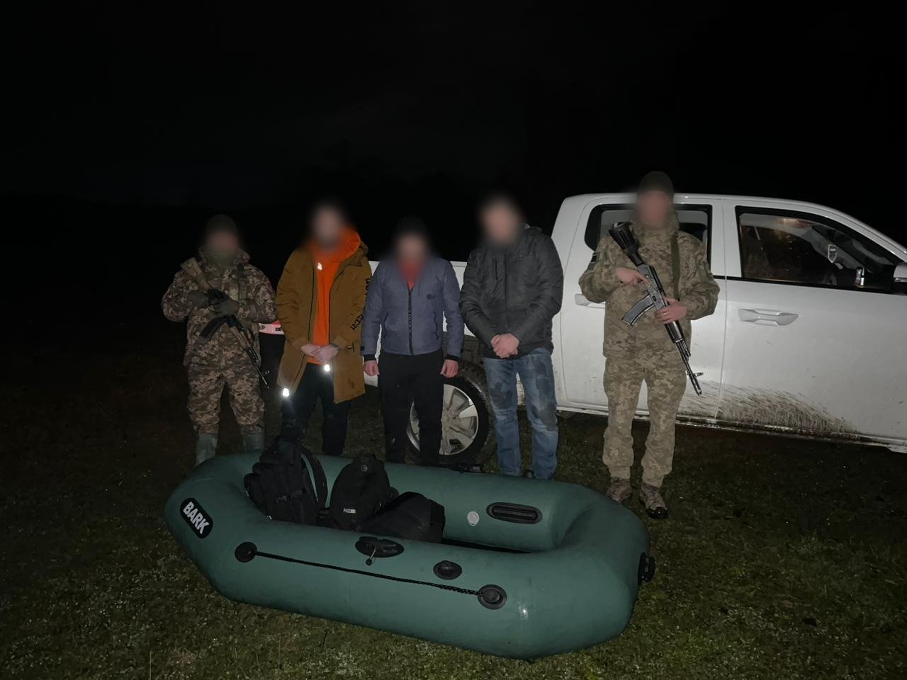 У Різдвяну ніч трійця ухилянтів намагалася переплисти Тису на човнику