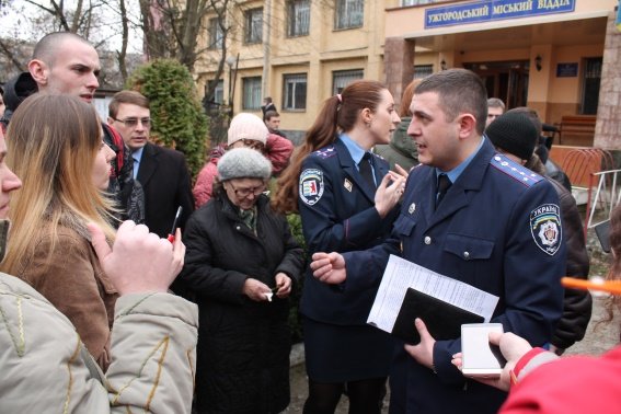 Поліція зареєструвала звернення ужгородців заарештувати вбивцю собаки (фото) - фото 1